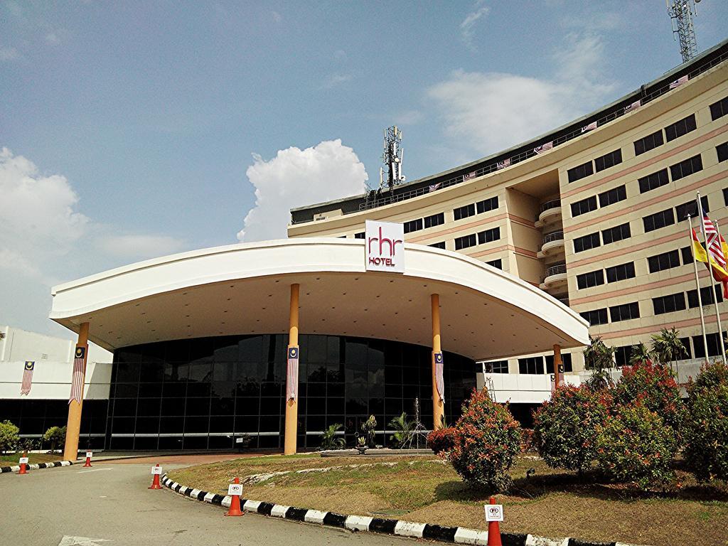 Rhr Hotel At Uniten Каджанг Экстерьер фото