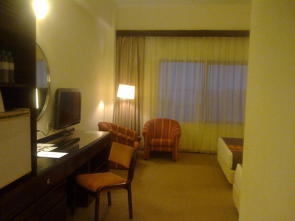 Rhr Hotel At Uniten Каджанг Номер фото
