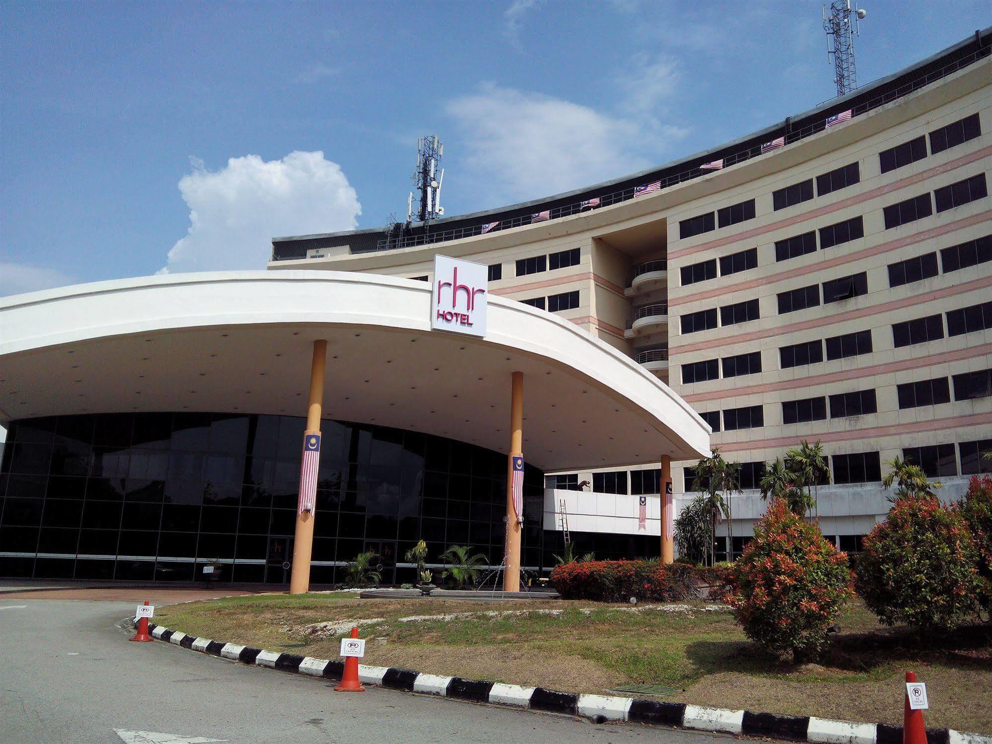 Rhr Hotel At Uniten Каджанг Экстерьер фото
